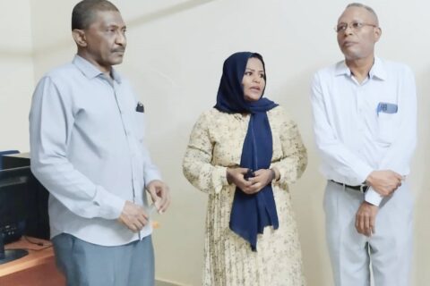 البروفسير حسن الحاج علي رئيس جامعة العلوم  الطبية والتكنولوجيا يزور مركز الزيتونة الخيري 01